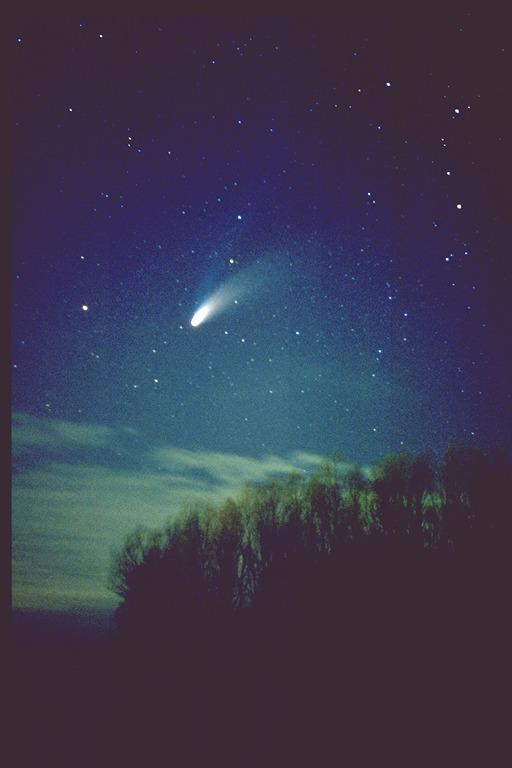 Komet Hale-Bopp, aufgenommen 1997 (gescanntes Dia)